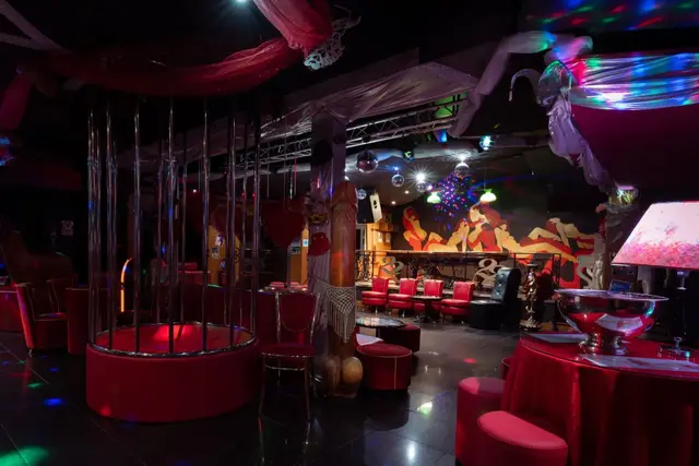 Club 2Plus2, swingers club in Paris