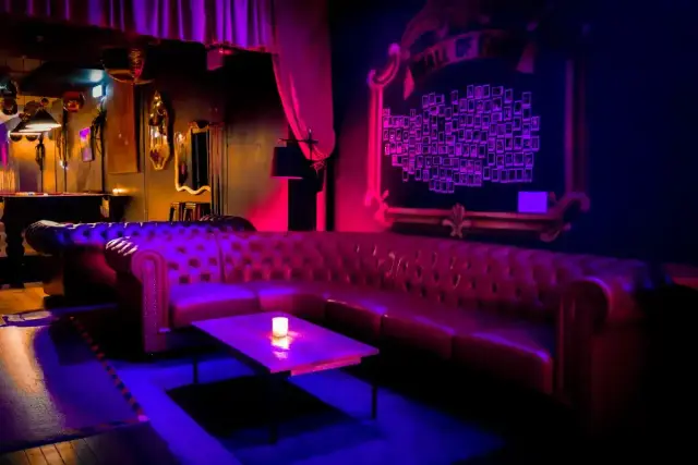 Dplounge, swingers club in Sydney