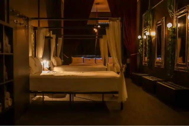 Dplounge, swingers club in Sydney